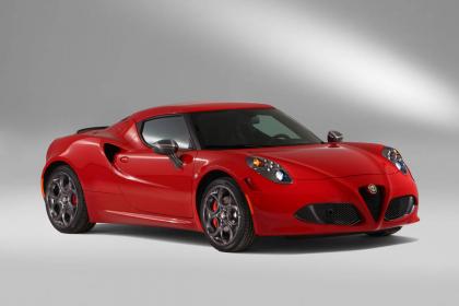 Alfa Romeo совсем скоро презентует интересный спорткар 4C