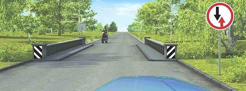 Вопрос №2 билета №36: Разрешается ли Вам въехать на мост одновременно с водителем мотоцикла?