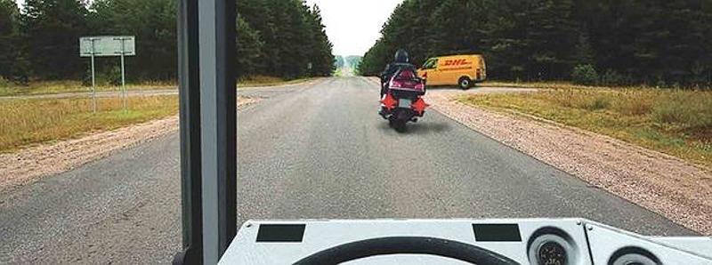 Вопрос №11 билета №2: Разрешено ли Вам обогнать мотоцикл?